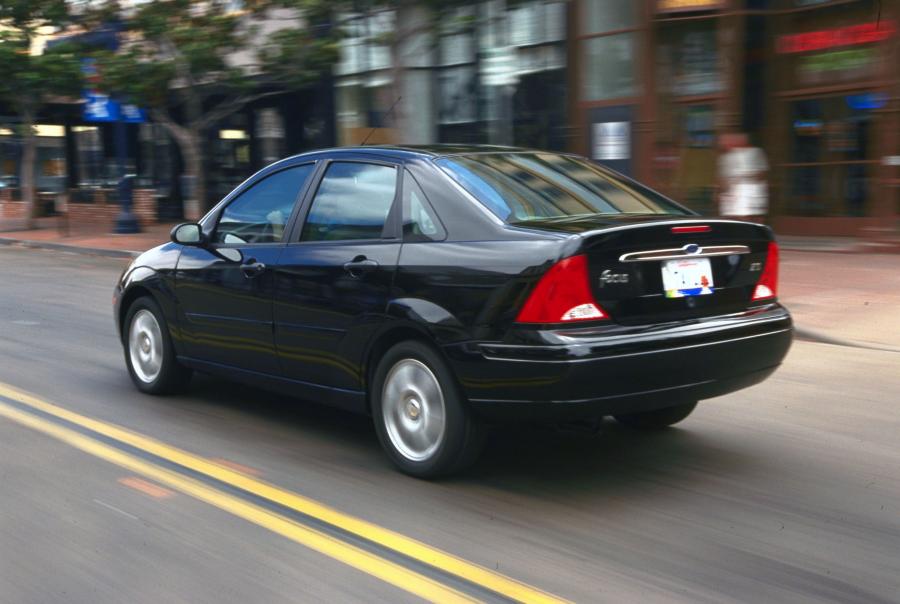  Ford Focus Saloon 1999 года  (фото 37 из 53)